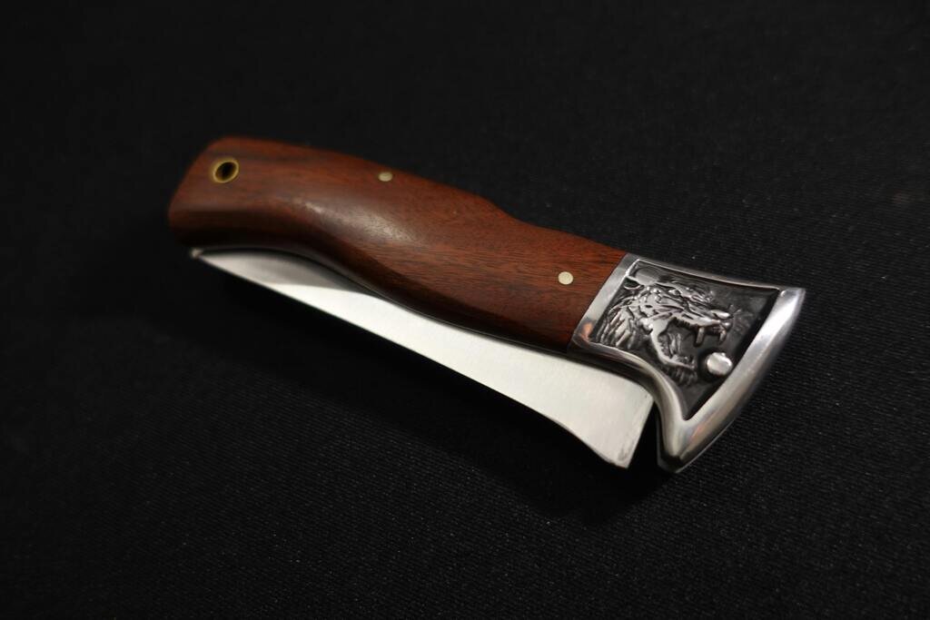 The Mihawk Pocket Knife