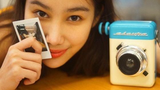 Escura Instant 60s | Hand-powered Instant Camera