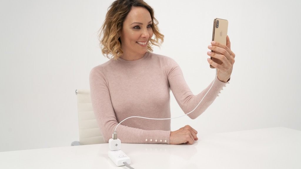 HyperCube: Auto Photo Backup + USB Port for iPhone & Android