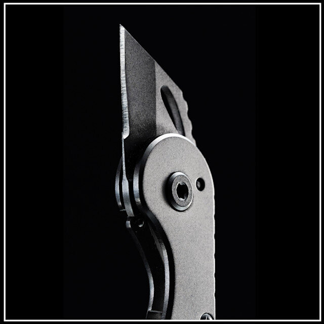 tinyBLADE. A Knife, Smaller Than a Key